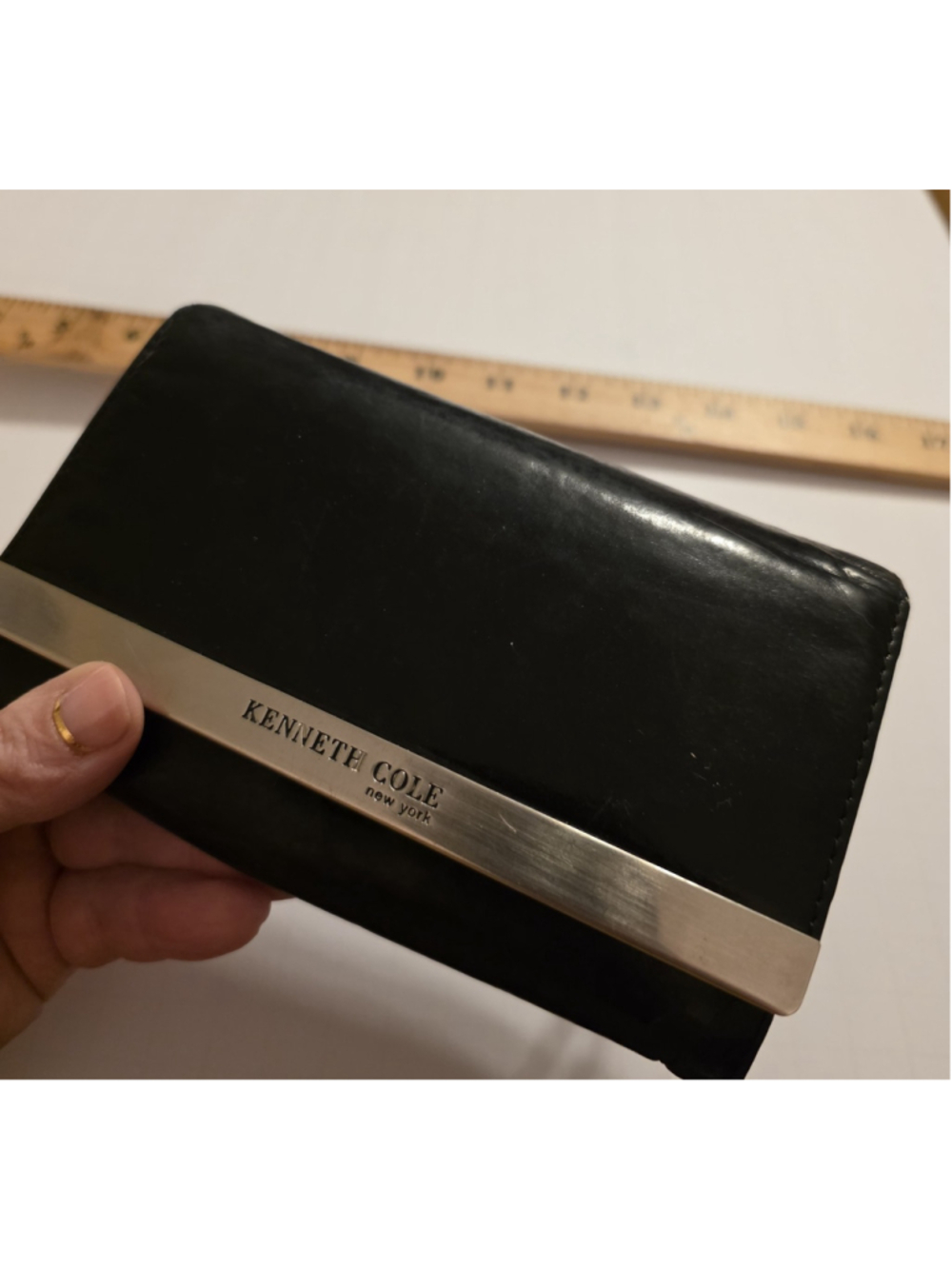 Vintage Kenneth Cole Women's Tri-Fold Black Wallet - Picture 11 of 13
